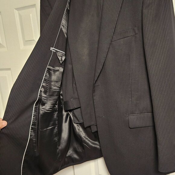 Refined Signature Carrington Charcoal Pinstripe Wool Suit - 100% Wool - Picture 2 of 10